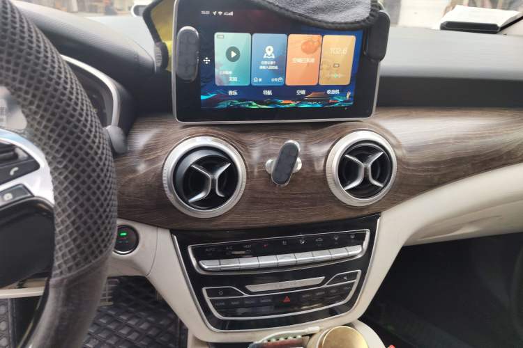 Used BAIC Beijing EU5 2018 R500 Smart Wind Edition Audio And AC Panel