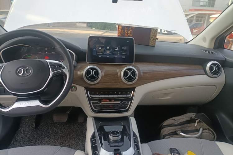 Used BAIC Beijing EU5 2018 R500 Smart Edition Audio And AC Panel