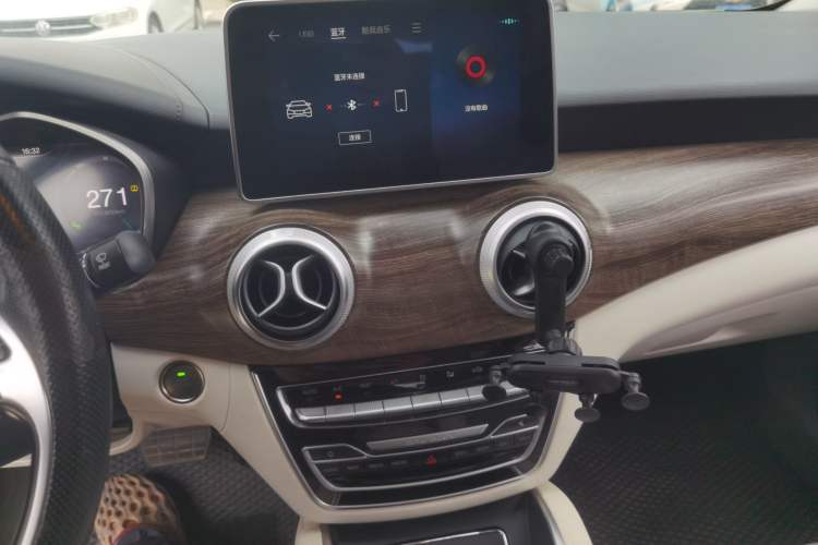 Used BAIC Beijing EU5 2018 R500 Smart Wind Edition Audio And AC Panel