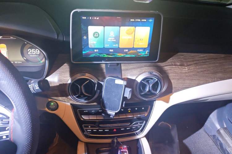 Used BAIC Beijing EU5 2018 R500 Smart Wind Edition Audio And AC Panel