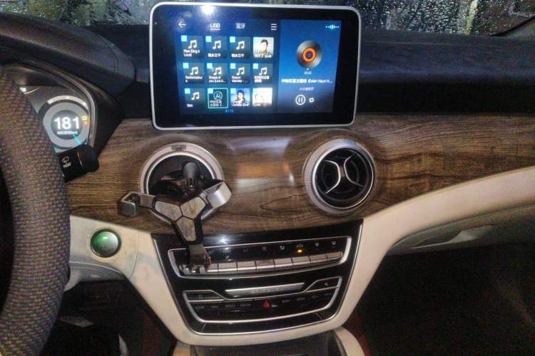Used BAIC Beijing EU5 2018 R500 Smart Wind Edition Audio And AC Panel