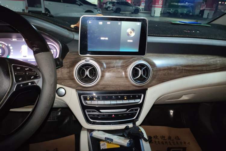 Used BAIC Beijing EU5 2018 R500 Smart Wind Edition Audio And AC Panel