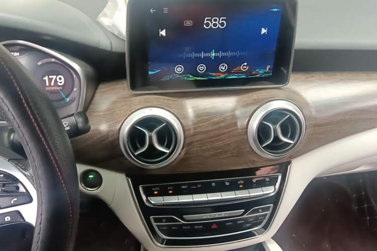 Used BAIC Beijing EU5 2018 R500 Smart Wind Edition Audio And AC Panel