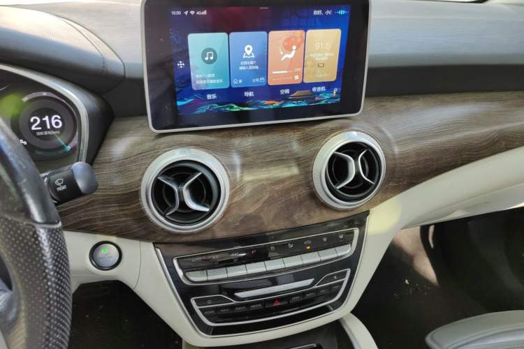 Used BAIC Beijing EU5 2018 R500 Smart Wind Edition Audio And AC Panel