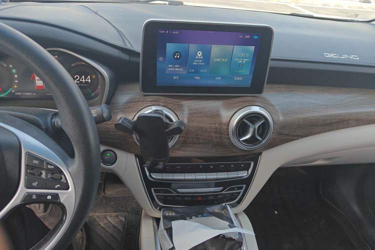 Used BAIC Beijing EU5 2018 R500 Smart Wind Edition Audio And AC Panel