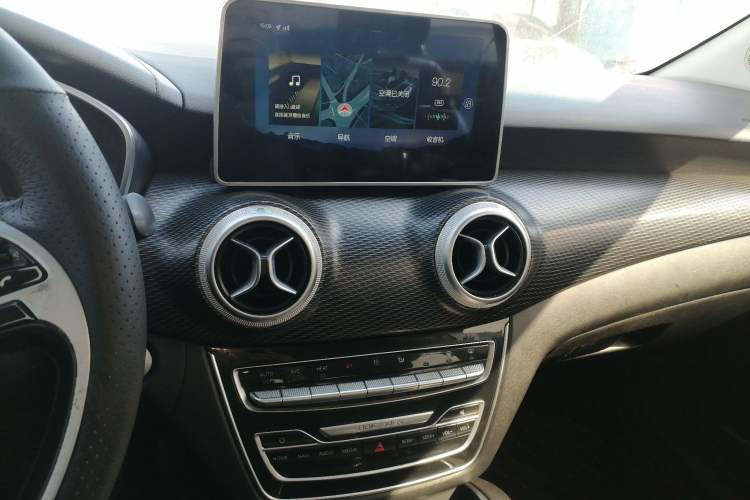 Used BAIC Beijing EU5 2018 R500 Smart Wind Edition Audio And AC Panel