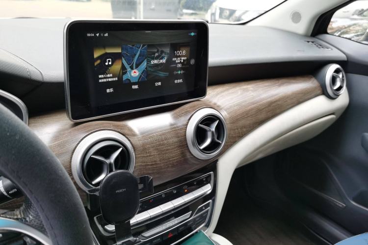 Used BAIC Beijing EU5 2018 R500 Smart Wind Edition Audio And AC Panel