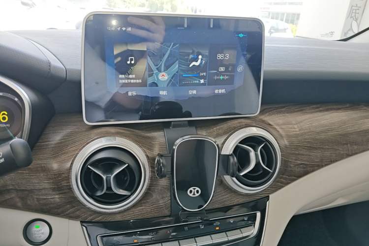 Used BAIC Beijing EU5 2018 R500 Smart Wind Edition Audio And AC Panel