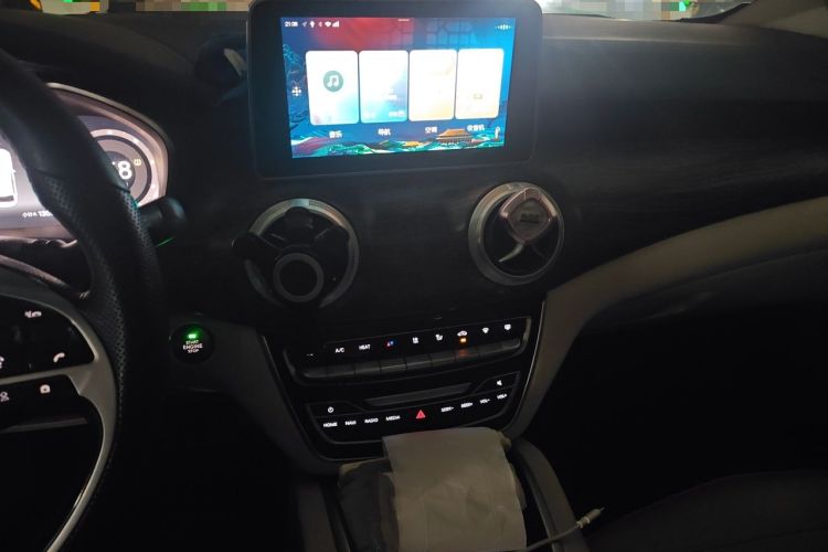 Used BAIC Beijing EU5 2018 R500 Smart Wind Edition Audio And AC Panel