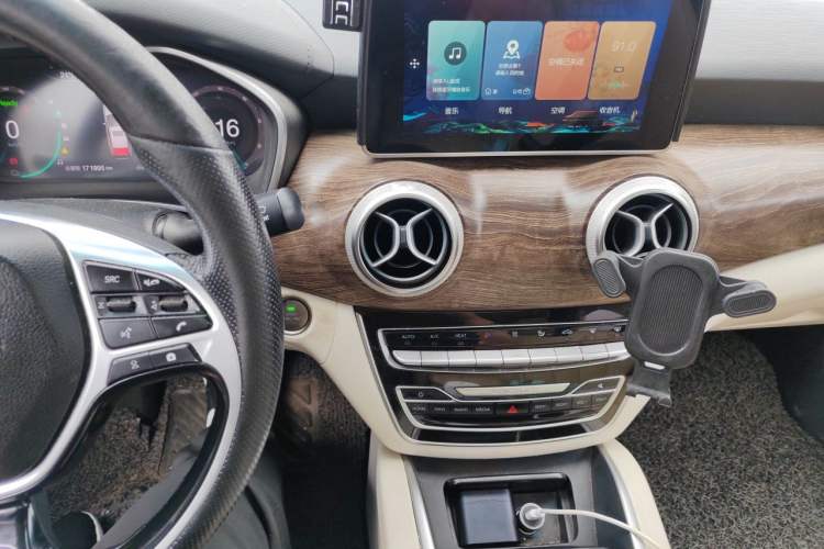 Used BAIC Beijing EU5 2018 R500 Smart Edition Audio And AC Panel