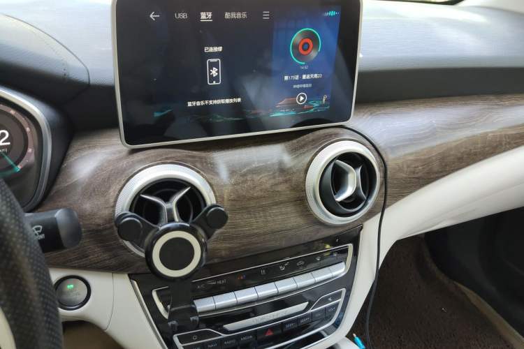 Used BAIC Beijing EU5 2018 R500 Smart Edition Audio And AC Panel