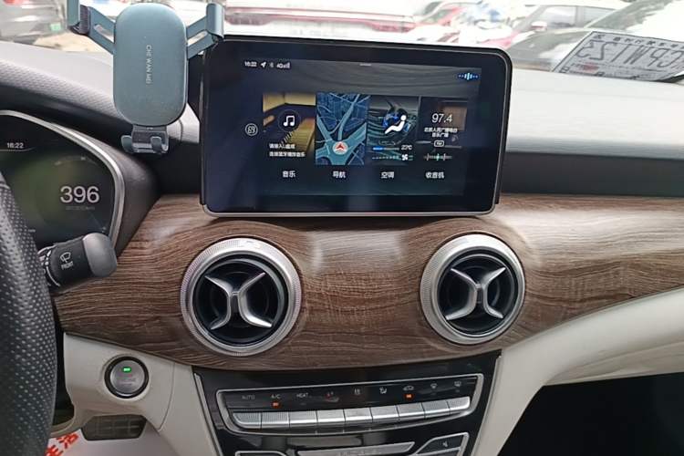 Used BAIC Beijing EU5 2018 R500 Smart Wind Edition Audio And AC Panel