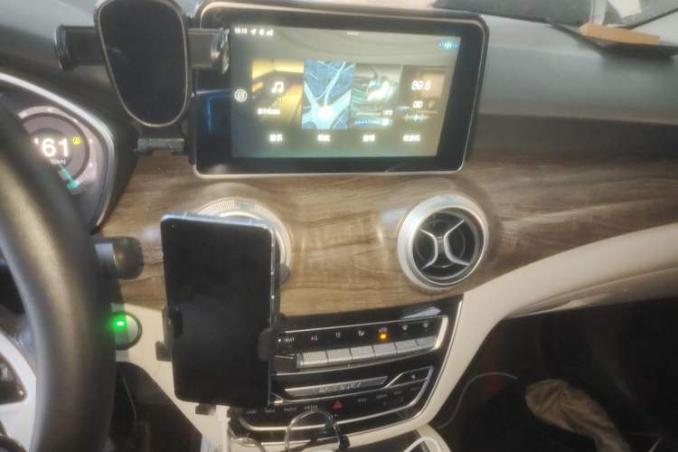 Used BAIC Beijing EU5 2018 R500 Smart Wind Edition Audio And AC Panel