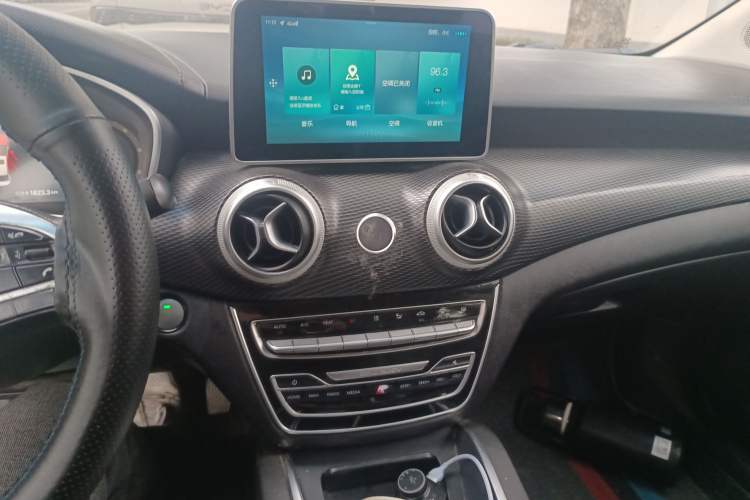 Used BAIC Beijing EU5 2018 R500 Smart Wind Edition Audio And AC Panel
