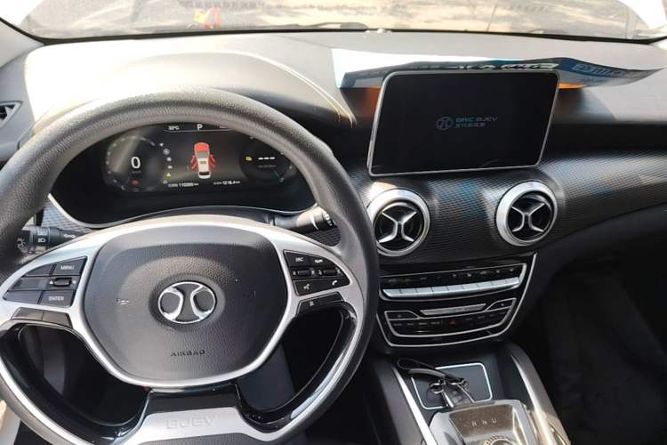 Used BAIC Beijing EU5 2018 R500 Smart Wind Edition Center Console