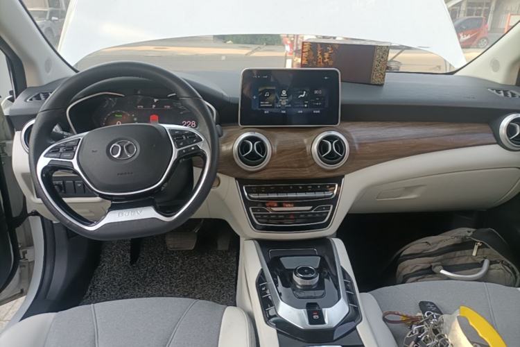 Used BAIC Beijing EU5 2018 R500 Smart Edition Center Console