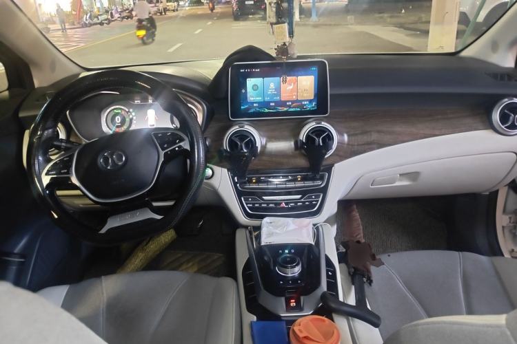 Used BAIC Beijing EU5 2018 R500 Smart Wind Edition Center Console