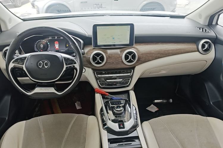Used BAIC Beijing EU5 2018 R500 Smart Wind Edition Center Console