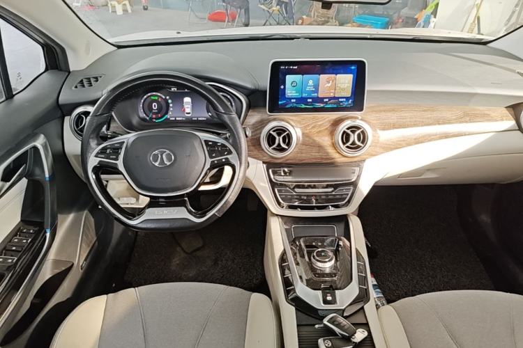 Used BAIC Beijing EU5 2018 R500 Smart Wind Edition Center Console