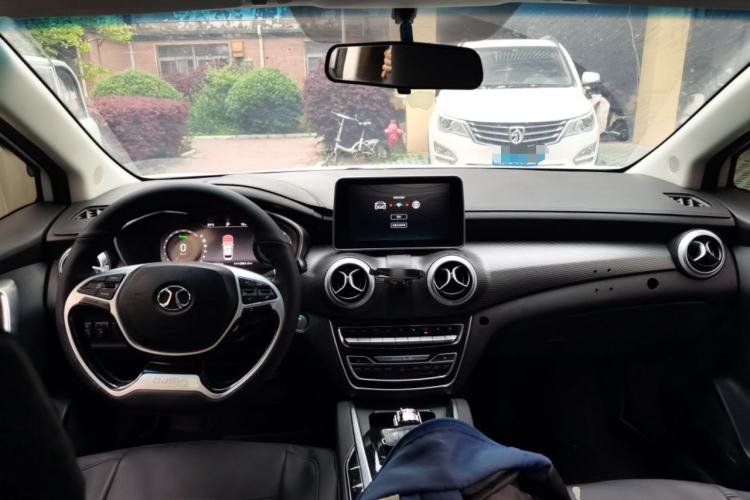 Used BAIC Beijing EU5 2018 R500 Smart Wind Edition Center Console