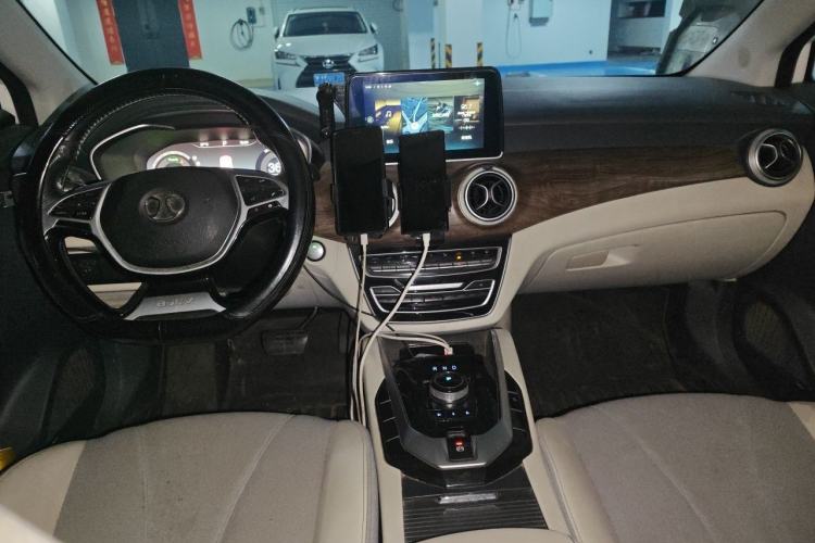 Used BAIC Beijing EU5 2018 R500 Smart Wind Edition Center Console