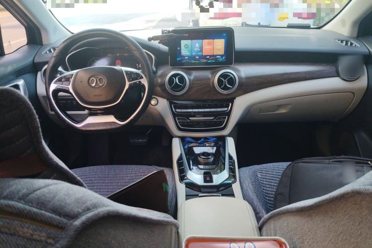 Used BAIC Beijing EU5 2018 R500 Smart Wind Edition Center Console