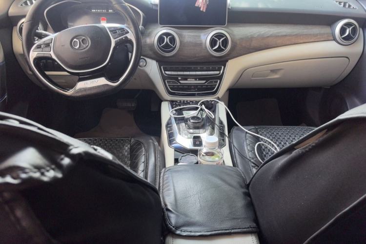 Used BAIC Beijing EU5 2018 R500 Smart Wind Edition Center Console