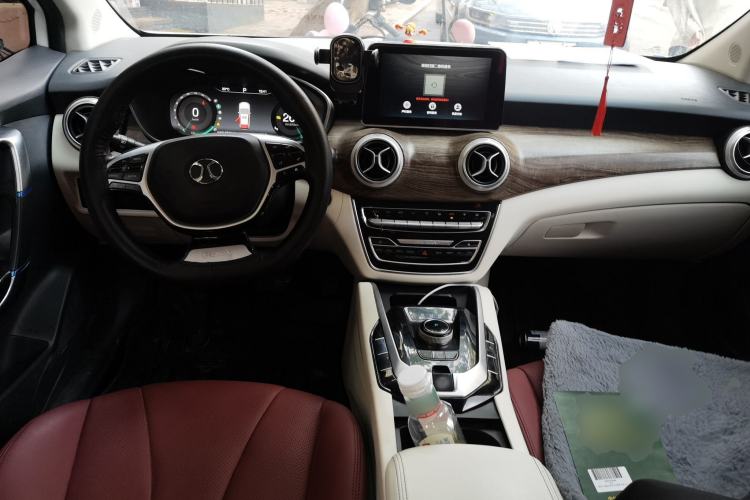 Used BAIC Beijing EU5 2018 R500 Smart Wind Edition Center Console