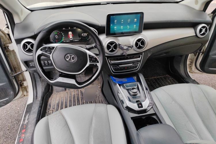 Used BAIC Beijing EU5 2018 R550 Smart Trend Edition Center Console