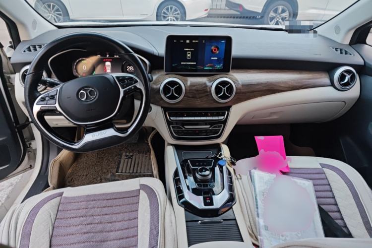 Used BAIC Beijing EU5 2018 R500 Smart Wind Edition Center Console
