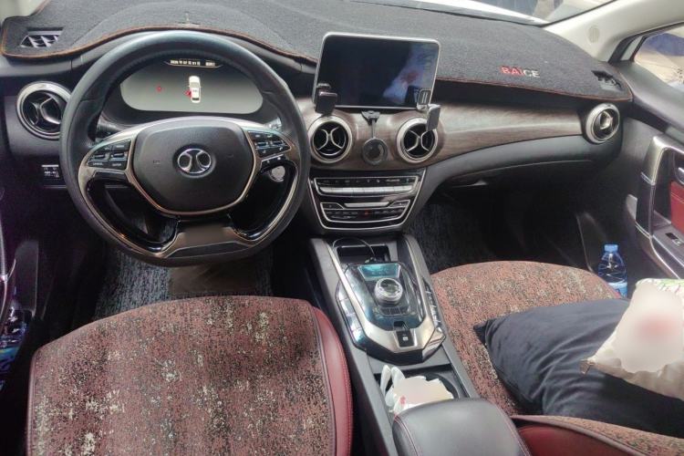 Used BAIC Beijing EU5 2018 R500 Smart Wind Edition Center Console