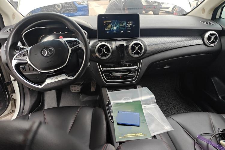 Used BAIC Beijing EU5 2018 R500 Smart Wind Edition Center Console