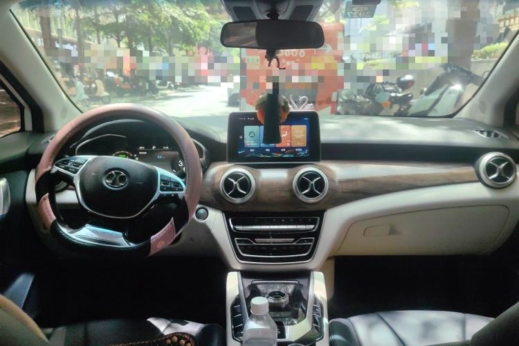 Used BAIC Beijing EU5 2018 R500 Smart Wind Edition Center Console