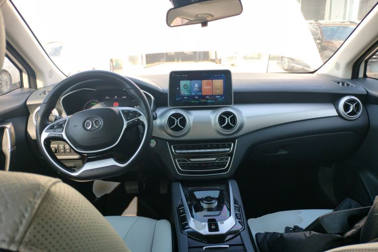 Used BAIC Beijing EU5 2018 R550 Smart Trend Edition Center Console