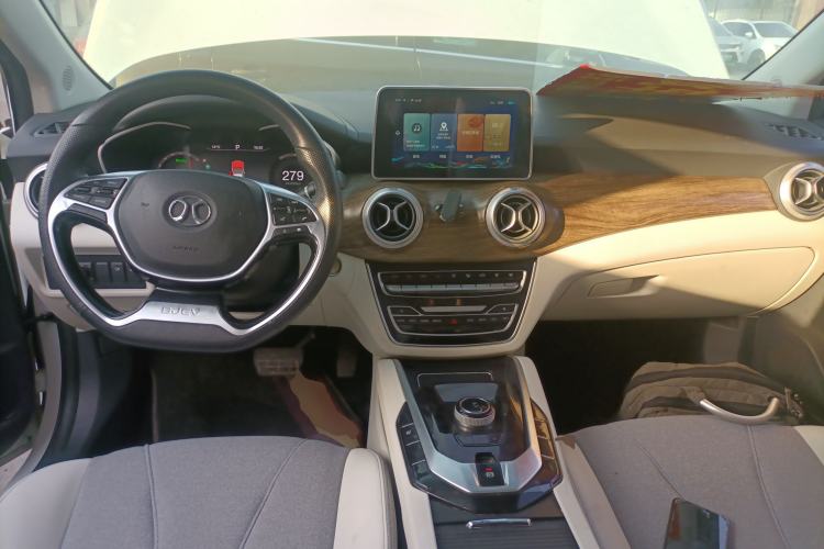 Used BAIC Beijing EU5 2018 R500 Smart Edition Center Console