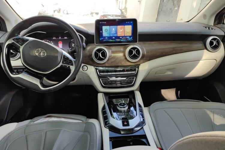 Used BAIC Beijing EU5 2018 R500 Smart Wind Edition Center Console
