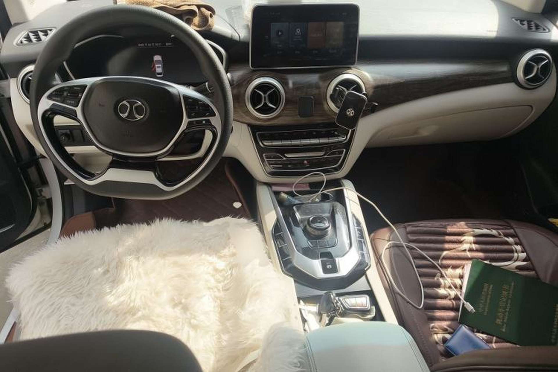 Used BAIC Beijing EU5 2018 R500 Smart Wind Edition Center Console