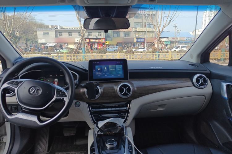 Used BAIC Beijing EU5 2018 R500 Smart Wind Edition Center Console