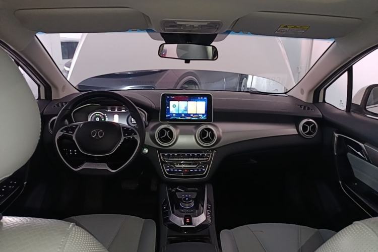 Used BAIC Beijing EU5 2018 R550 Smart Trend Edition Center Console