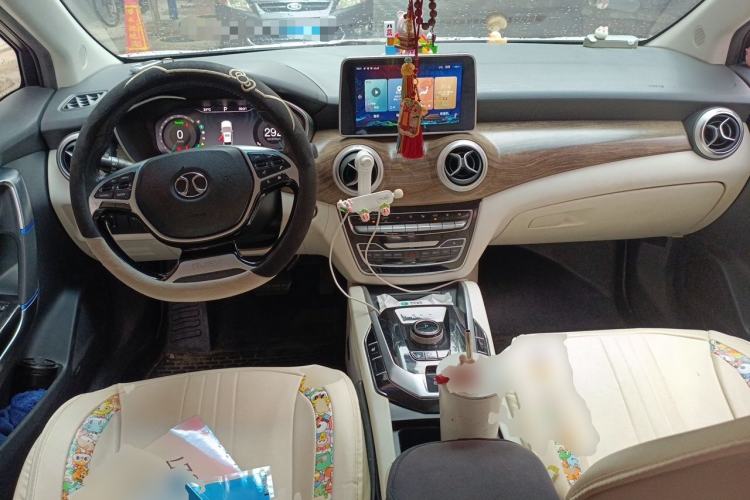 Used BAIC Beijing EU5 2018 R500 Smart Edition Center Console