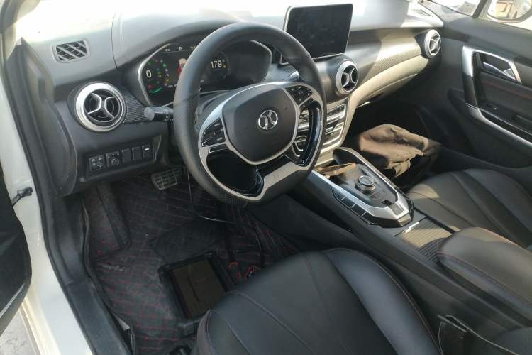 Used BAIC Beijing EU5 2018 R500 Smart Wind Edition Center Console