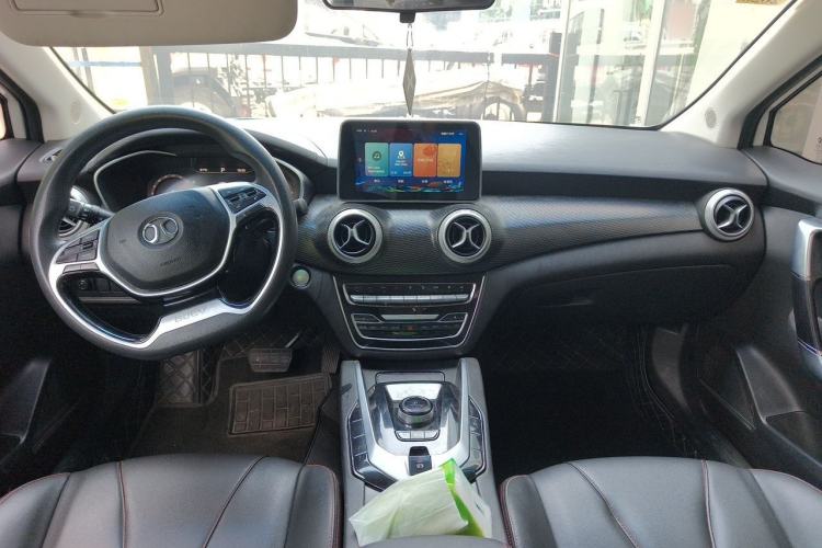 Used BAIC Beijing EU5 2018 R500 Smart Wind Edition Center Console