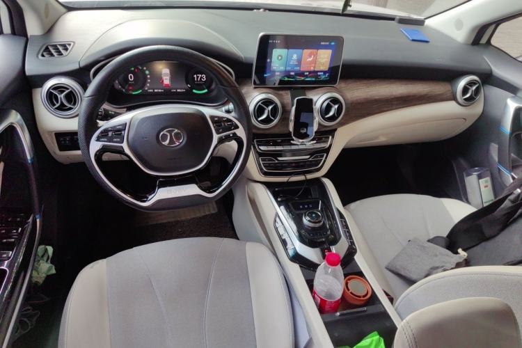 Used BAIC Beijing EU5 2018 R500 Smart Edition Center Console