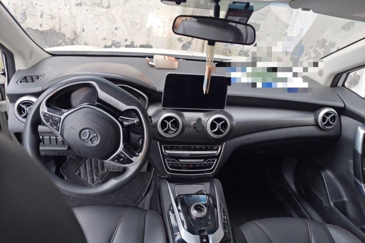 Used BAIC Beijing EU5 2018 R500 Smart Wind Edition Center Console