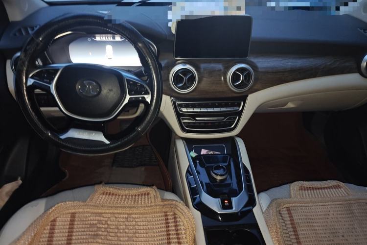 Used BAIC Beijing EU5 2018 R500 Smart Wind Edition Center Console