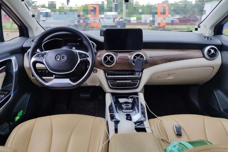 Used BAIC Beijing EU5 2018 R500 Smart Edition Center Console