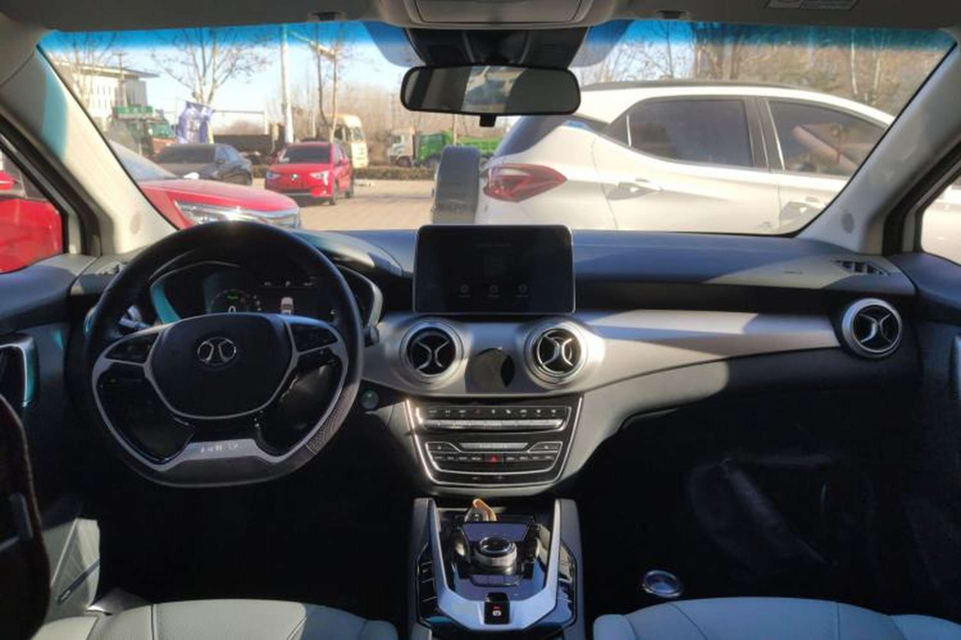 Used BAIC Beijing EU5 2018 R550 Smart Trend Edition Center Console