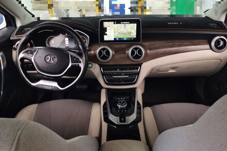 Used BAIC Beijing EU5 2018 R500 Smart Wind Edition Center Console