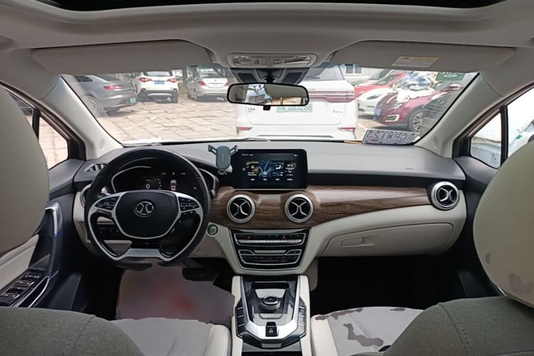 Used BAIC Beijing EU5 2018 R500 Smart Wind Edition Center Console