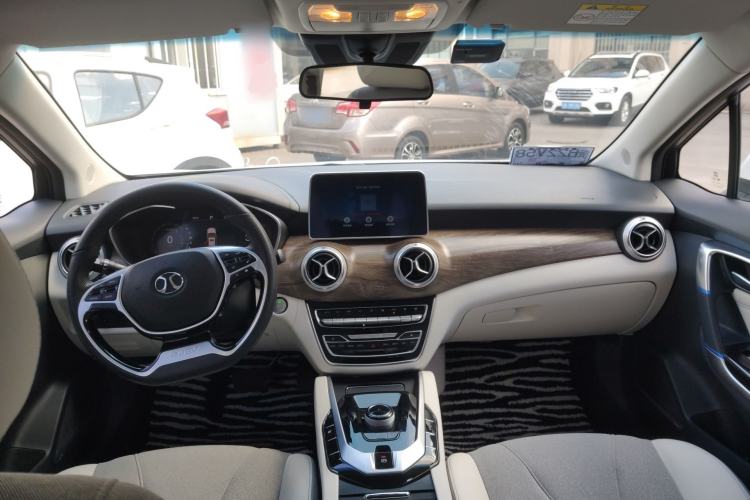 Used BAIC Beijing EU5 2018 R500 Smart Edition Center Console